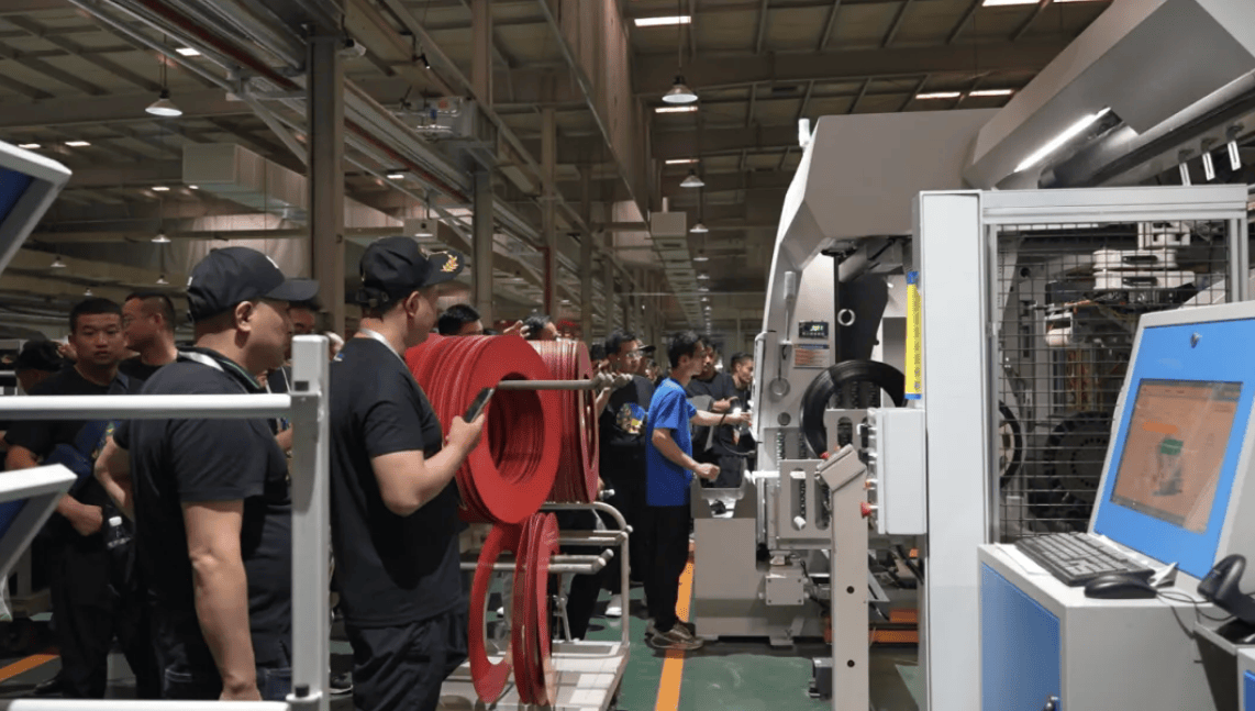 華盛輪胎廣饒展大放異彩，四大展位黑科技新品彰顯國(guó)產(chǎn)實(shí)力